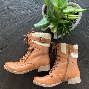 Stylish comfortable Guess winter boots